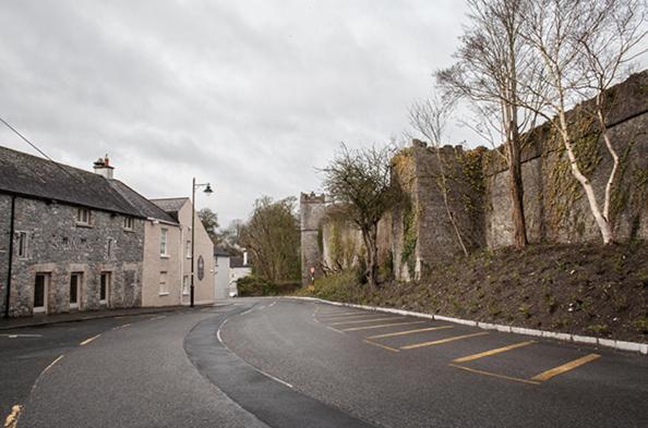 Spinners On Castle Street Birr Exterior photo